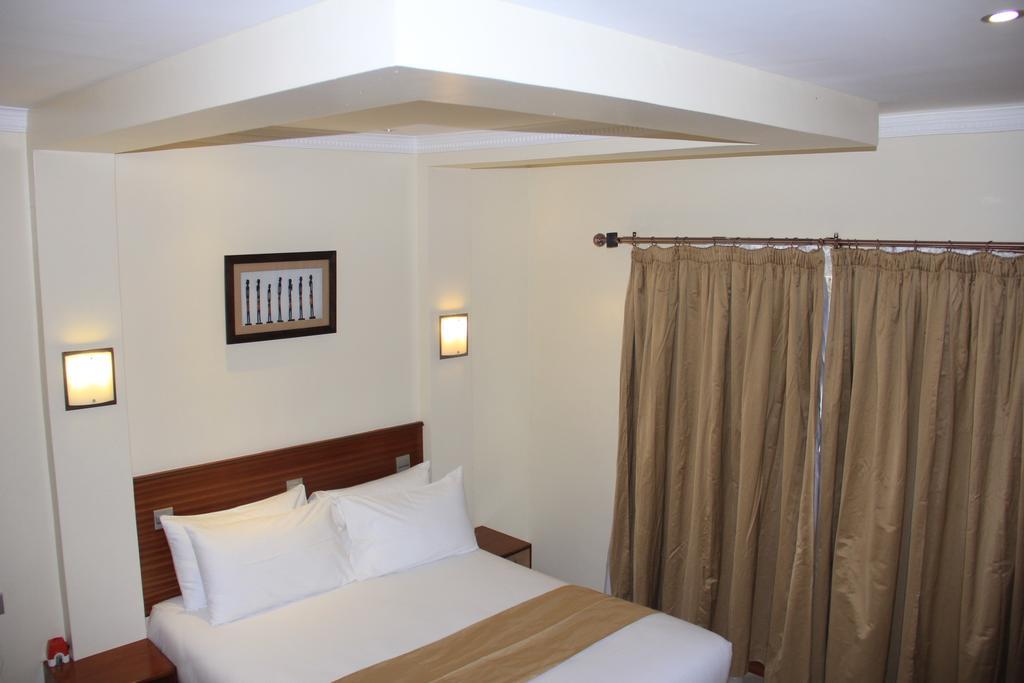 Brownie'S Guesthouse Lake Elementaita 外观 照片