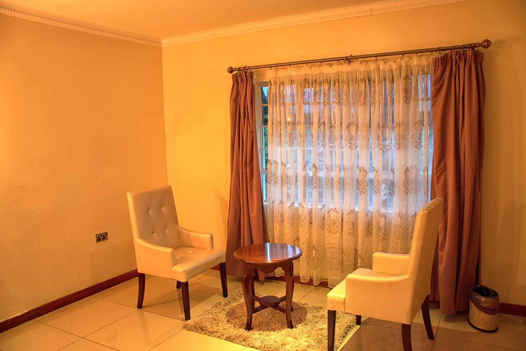 Brownie'S Guesthouse Lake Elementaita 外观 照片
