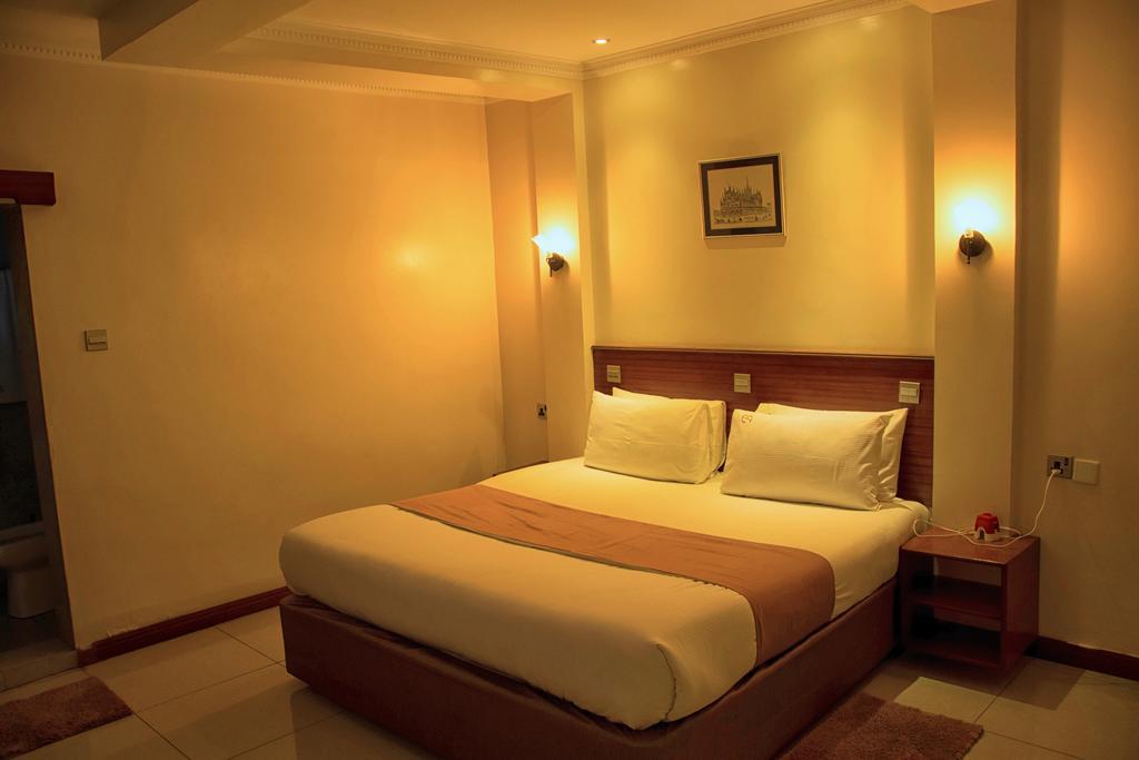 Brownie'S Guesthouse Lake Elementaita 外观 照片
